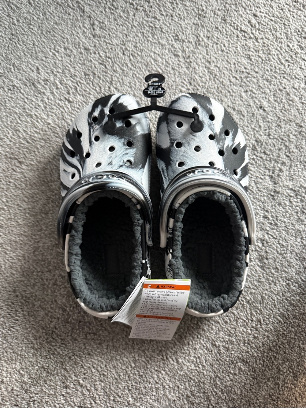 Adult Unisex Class Lined Crocs- w5/m3 NWT